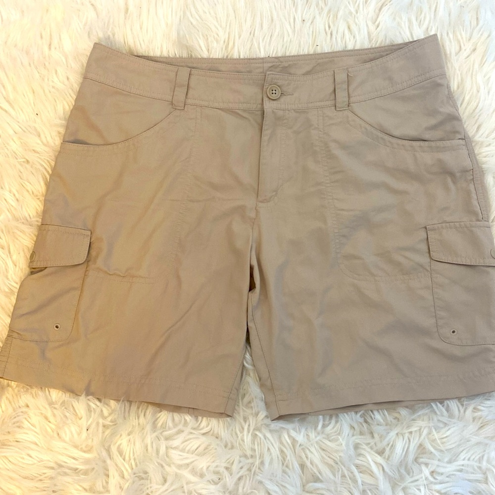 Womens COLUMBIA Size 14 Omni Wick Cargo Shorts Light Khaki
